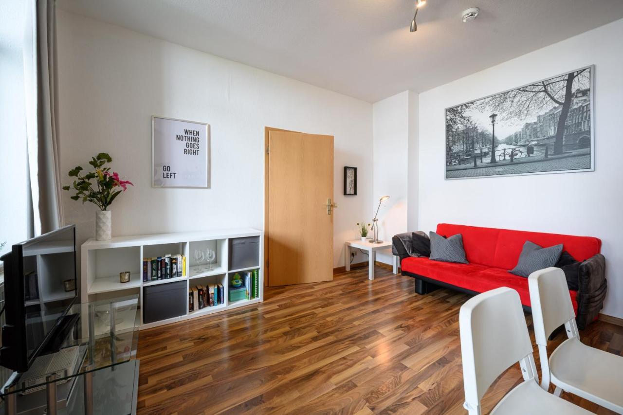 Helle Wohnung In Sudenburg Mit Balkon - Wlan, 4 Schlafplaetze Magdeburg Exterior foto