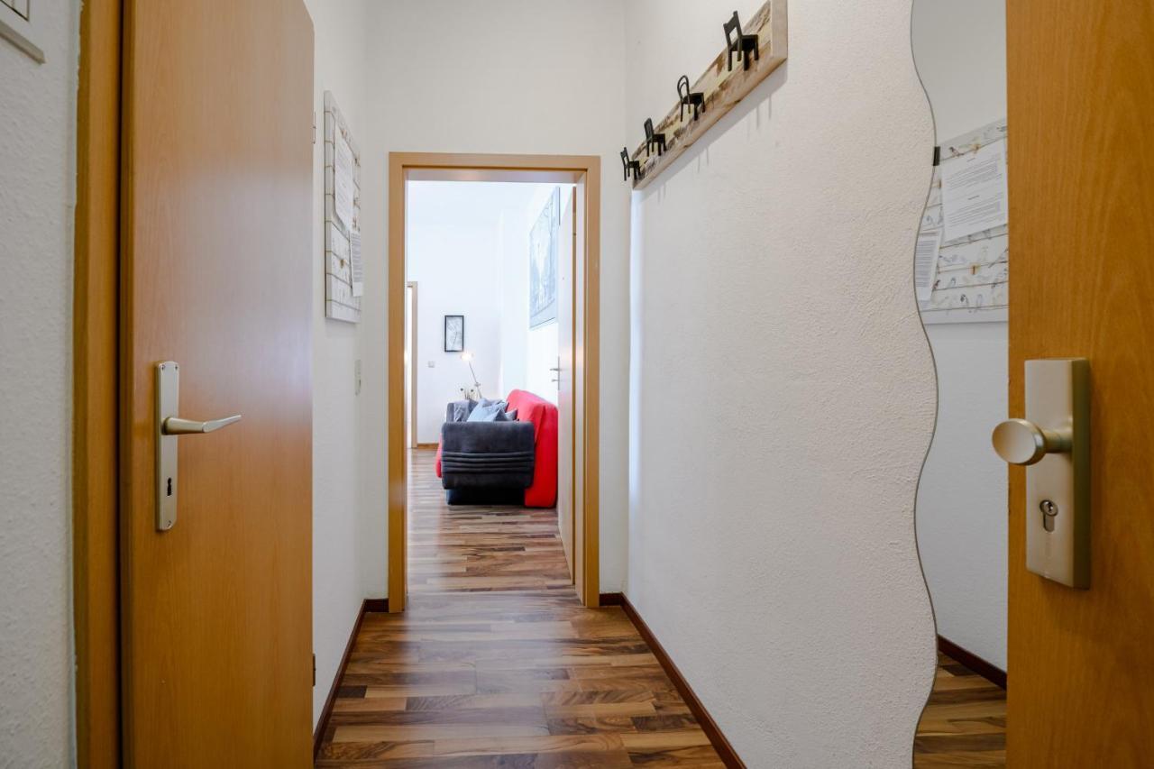 Helle Wohnung In Sudenburg Mit Balkon - Wlan, 4 Schlafplaetze Magdeburg Exterior foto